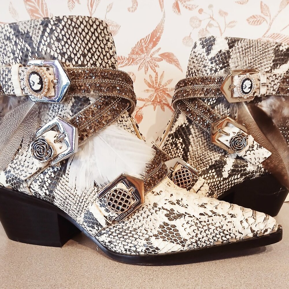 Handcrafted Gianni Bini Snake Booties